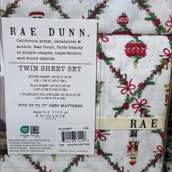 NWT Rae Dunn Christmas Holiday Twin Sheet Set - Red/Green on white background - Picture 3 of 4